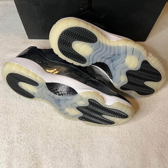 Jordan Black and Gray Athletic Shoes - Picture 4 of 4